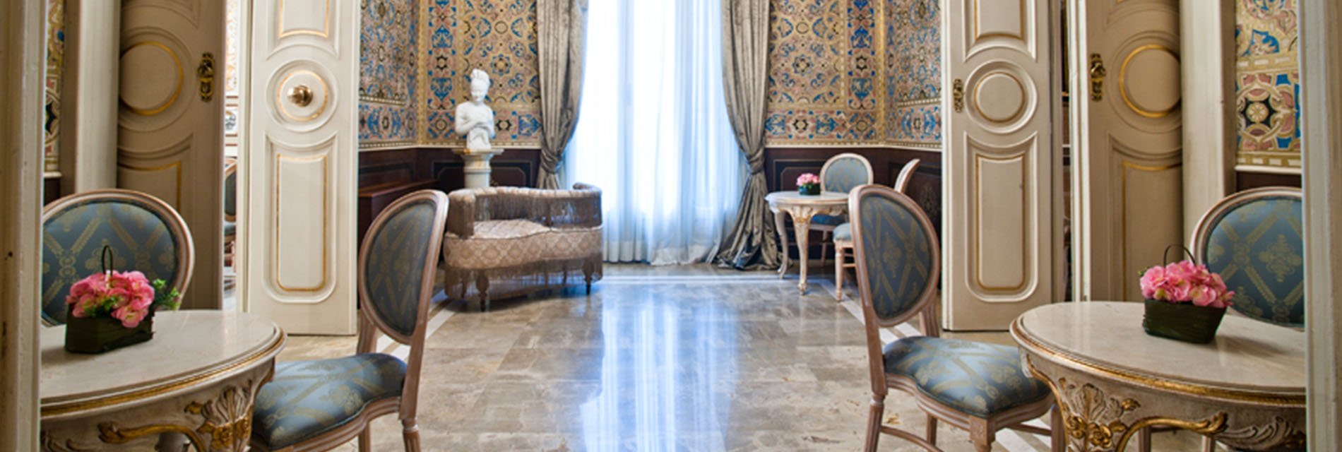 Palazzo Pugliese: Decori in Stile Antico